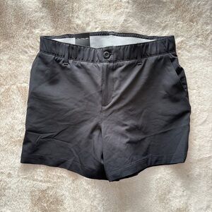 Under Armour Women’s Golf Shorts 4.5” Inseam Size 6 Black Stretch Performance